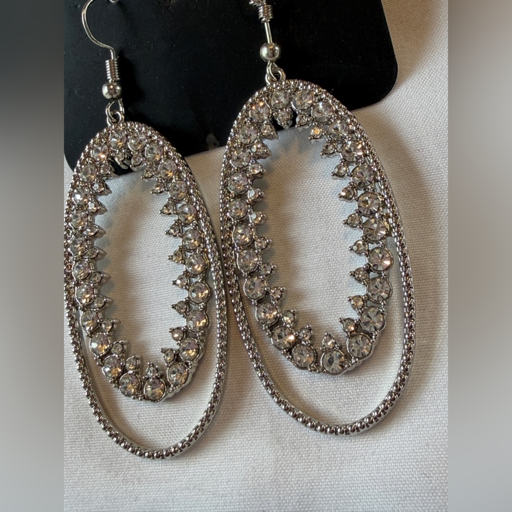 Paparazzi - Marry Into Money Earrings - Picture 5 of 5